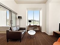 1 Bedroom Spa Apartment - Mantra Charles Hotel Launceston